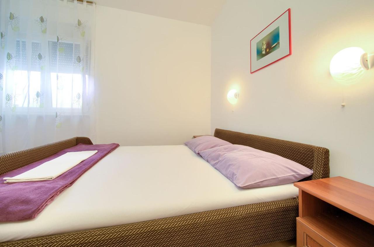 Apartments Dubravka クルク エクステリア 写真