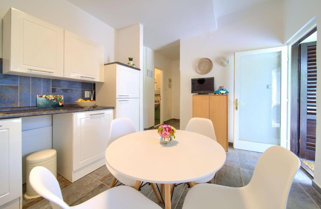 Apartments Dubravka クルク エクステリア 写真