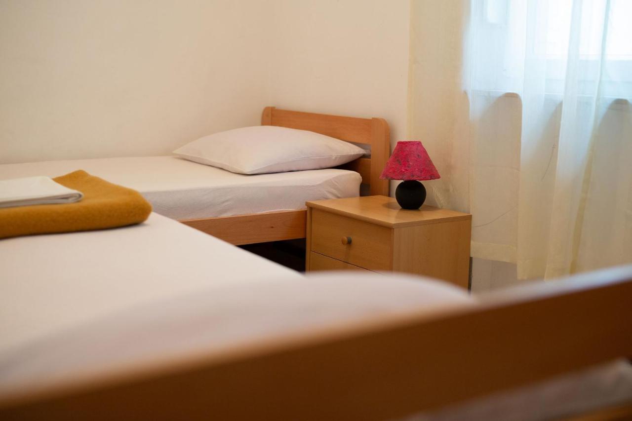 Apartments Dubravka クルク エクステリア 写真